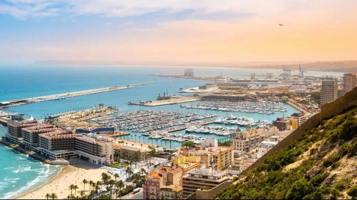 Apartamentos Breton 17 Suite Familiar Alicante Dış mekan fotoğraf